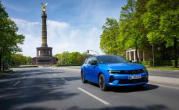Opel, 15 farklı elektrikli modeli ile 2023 yılını dolu dolu geçirdi!