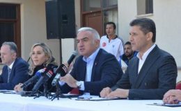 Bakan Ersoy: Antalya rekor kırmaya devam edecek