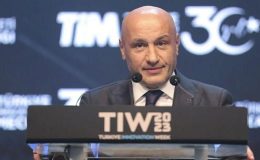 ‘Dolar, TL karşısında yüzde 45 artmalı’