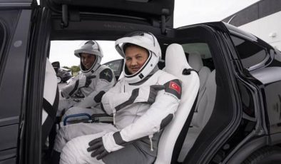 Siyasilerden Türkiye’nin ilk astronotu Gezeravcı’ya tebrik mesajları