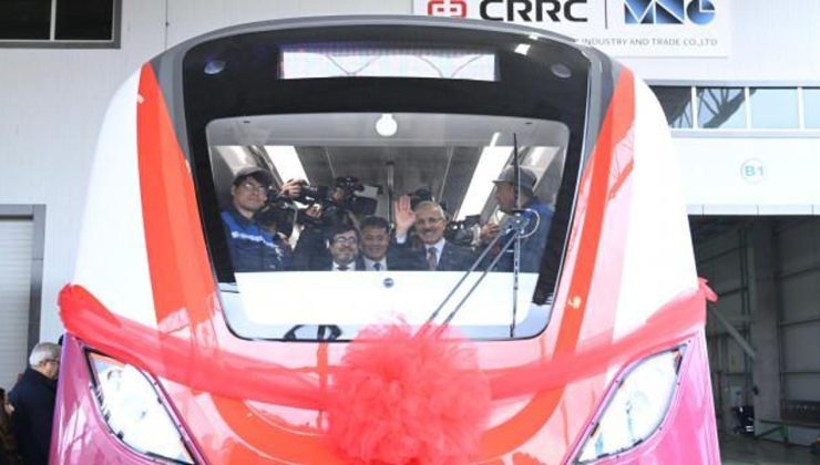 Sürücüsüz yerli tren seti raylara çıkmaya hazır