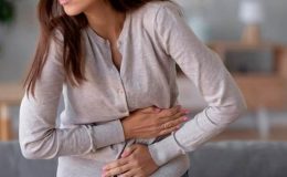 Karında nabız atması normal mi, nasıl geçer? Karında kalp atışı hissi neden olur?