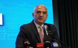 Bakan Ersoy: Turizm gelirimiz yüzde 17 artışla 54,3 milyar TL oldu
