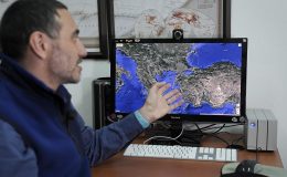 Nesli tükenme tehlikesi altında olan Yelkovan kuşları 7/24 izleniyor