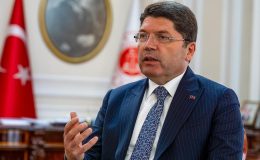 Bakan Tunç: FETÖ elebaşı için 27 suçtan 7 iade talebimiz oldu