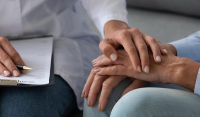 Dizi sahnelerine aldanmayın! Yanlış terapi intihara sürükleyebilir