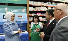 Emine Erdoğan’dan Tarım Kredi markete ziyaret