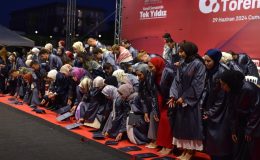 İbn Haldun Üniversitesi Mezuniyet Töreni Gazzeli öğrenci ve akademisyenlere adandı