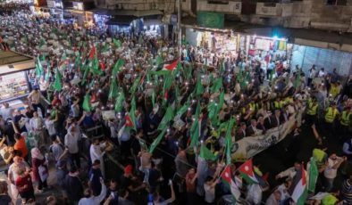 İsrail’de protesto: Yüzlerce kişi sokaklara döküldü