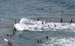Kötü kokulu ve köpüklü denizden uzak durun! Deniz de havuz kadar tehlikeli olabilir!