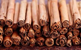 Tarçınlı su zayıflatır mı, kaynatmadan olur mu? Tarçınlı su faydaları nelerdir?