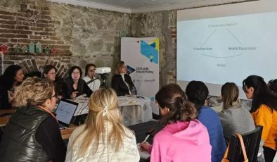 Türk Telekom, deprem bölgesindeki kadınları dijital dünyaya hazırlıyor