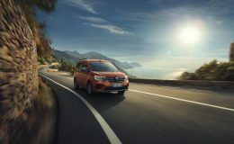 Yeni Renault Kangoo Multix satışa sunuldu