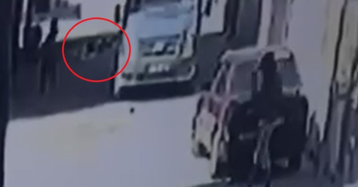 4 yaşındaki Elif kaza kurbanı: Feci kaza kamerada