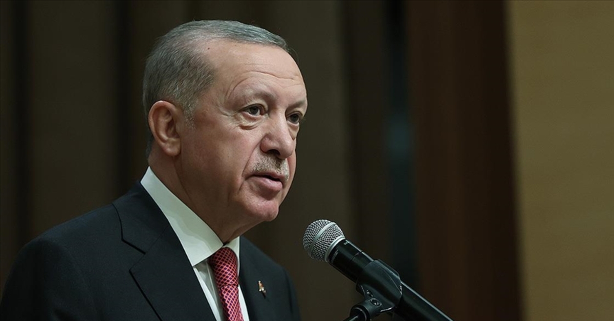 Cumhurbaşkanı Erdoğan, İzmir’deki yangından etkilenen vatandaşlarla telefon görüşmesi yaptı